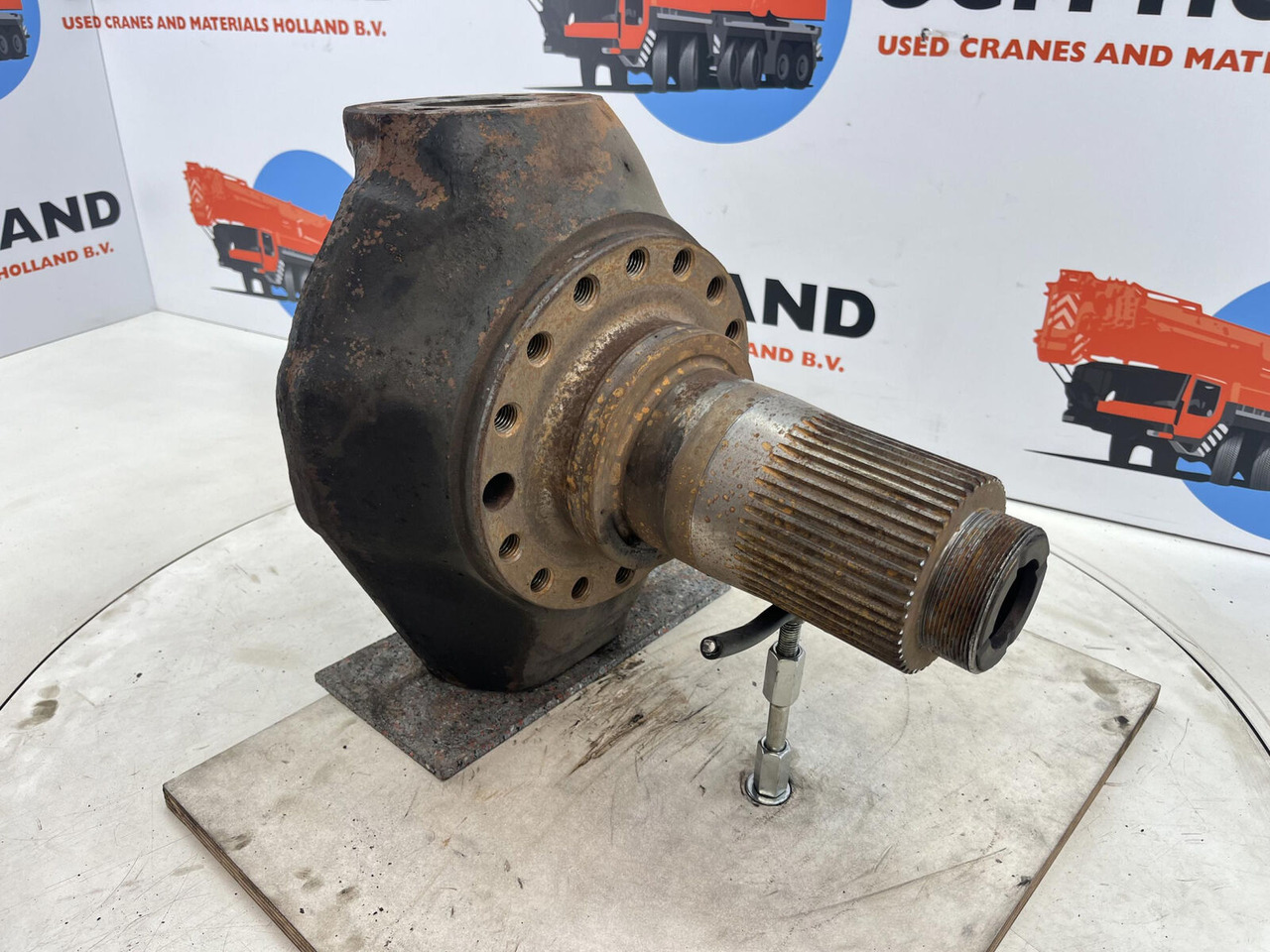 FAUN RTF 40 Steering knuckle 16 holes axle 3 - Поворотный кулак для Кранов: фото 3 FAUN RTF 40 Steering knuckle 16 holes axle 3 - Поворотный кулак для Кранов: фото 3