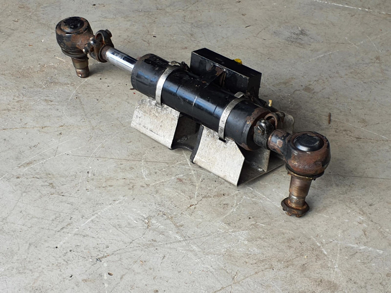 Faun ATF 45-3 steering cilinder left axle 3 - Гидравлический цилиндр для Кранов: фото 2 Faun ATF 45-3 steering cilinder left axle 3 - Гидравлический цилиндр для Кранов: фото 2