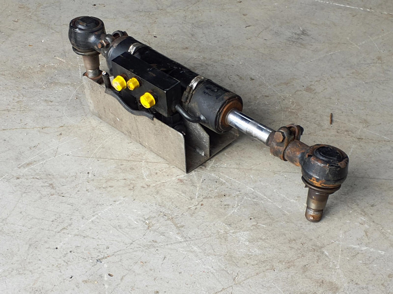 Faun ATF 45-3 steering cilinder left axle 3 - Гидравлический цилиндр для Кранов: фото 3 Faun ATF 45-3 steering cilinder left axle 3 - Гидравлический цилиндр для Кранов: фото 3