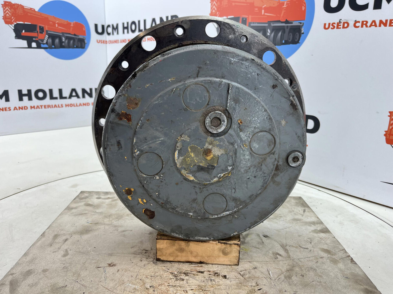 Grove AT 633 planetary gear 22-25-74-38-4pl-H135-46 - Бортовой редуктор для Мобильных кранов: фото 1 Grove AT 633 planetary gear 22-25-74-38-4pl-H135-46 - Бортовой редуктор для Мобильных кранов: фото 1