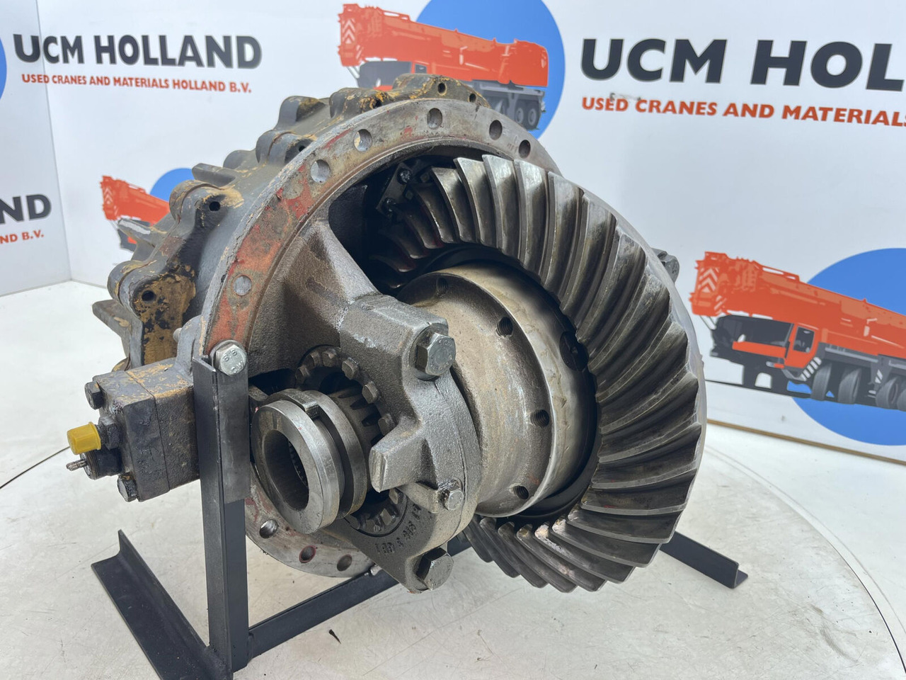 Grove AT 880 axle 3 drive through diff 13x35 - Дифференциал для Мобильных кранов: фото 1 Grove AT 880 axle 3 drive through diff 13x35 - Дифференциал для Мобильных кранов: фото 1