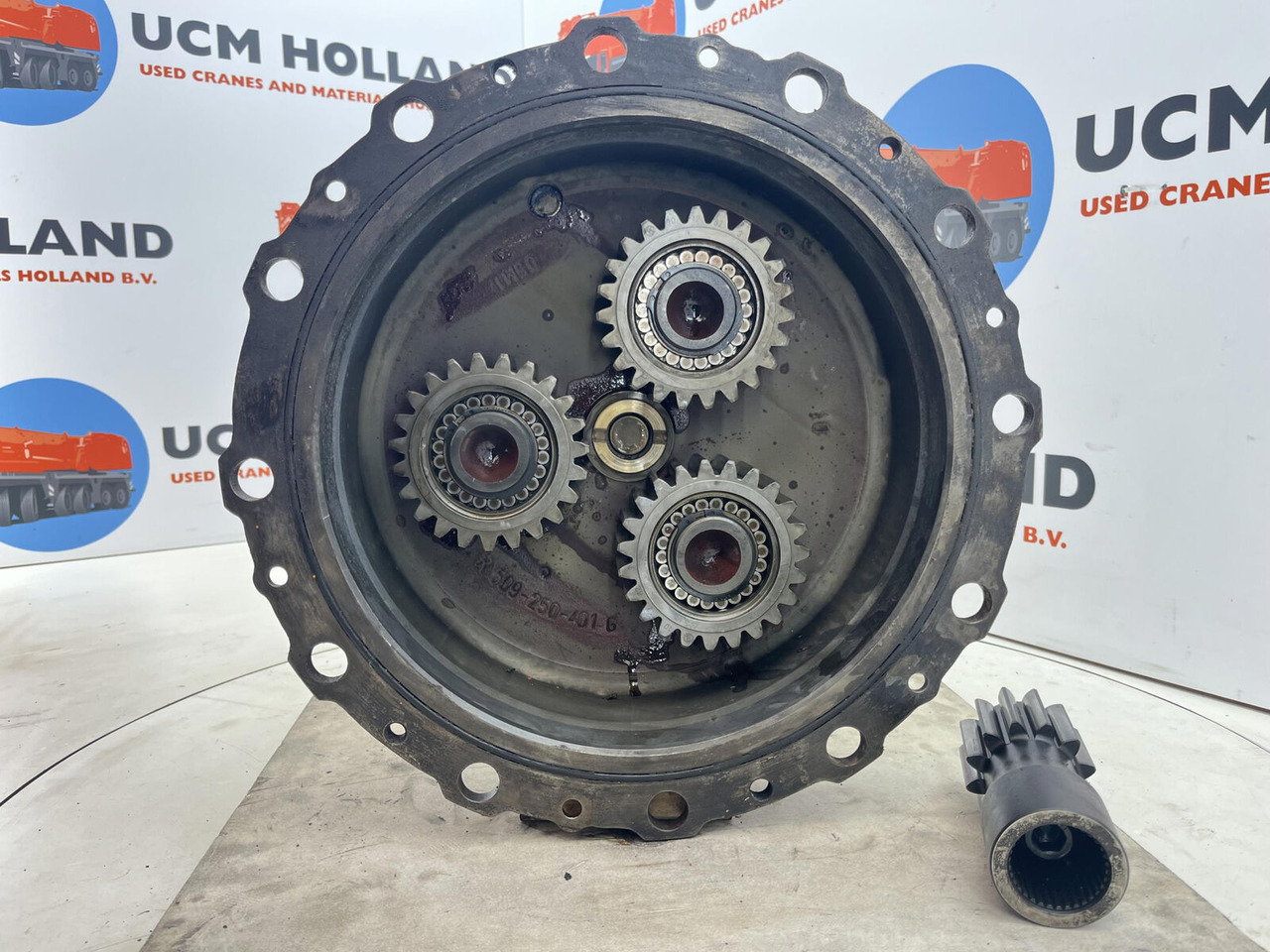 Grove GMK 2035 planetary gear 12-23-60-34-3pl-H135-46 - Бортовой редуктор для Мобильных кранов: фото 5 Grove GMK 2035 planetary gear 12-23-60-34-3pl-H135-46 - Бортовой редуктор для Мобильных кранов: фото 5