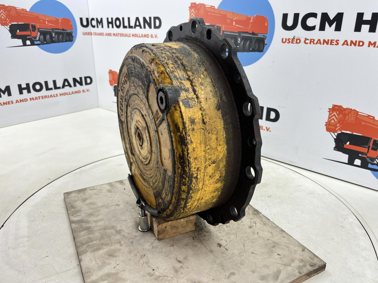 Grove GMK 2035 planetary gear 12-23-60-34-3pl-H135-46 - Бортовой редуктор для Мобильных кранов: фото 2 Grove GMK 2035 planetary gear 12-23-60-34-3pl-H135-46 - Бортовой редуктор для Мобильных кранов: фото 2