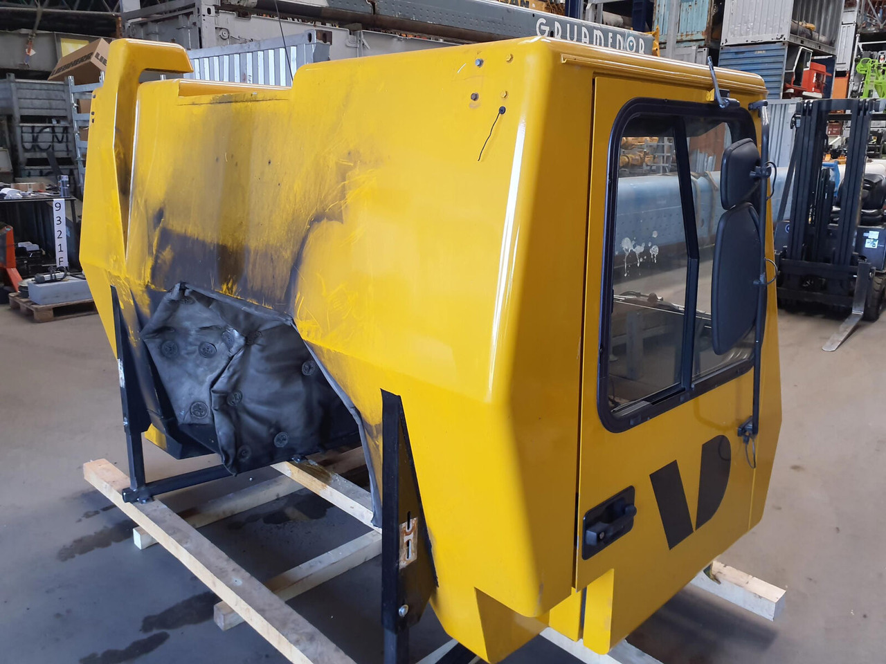 Grove GMK 3050 driver cabine complete - Кабина для Мобильных кранов: фото 3 Grove GMK 3050 driver cabine complete - Кабина для Мобильных кранов: фото 3