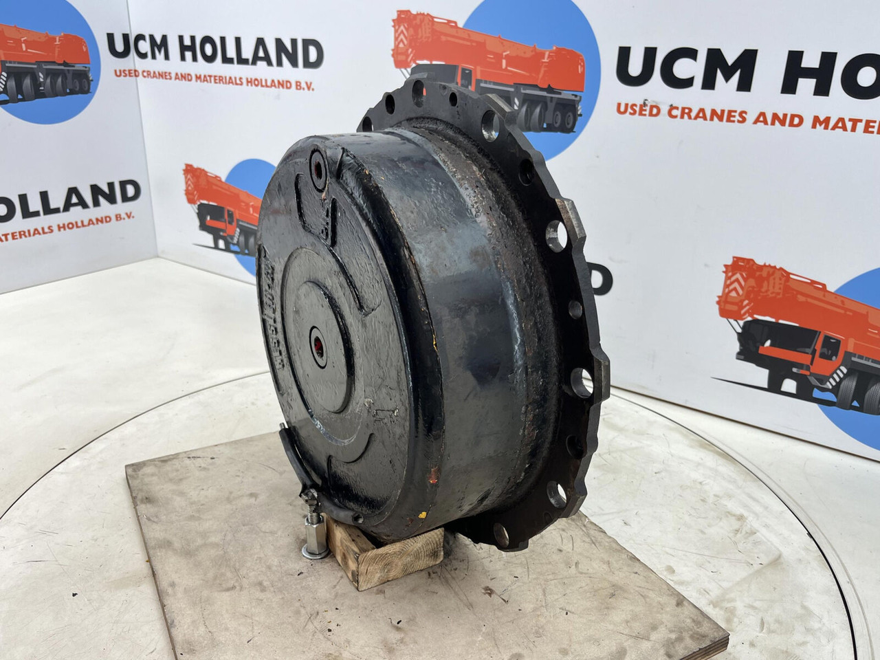 Grove GMK 3050 planetary gear 12-23-60-34-3pl-H135-46 - Бортовой редуктор для Мобильных кранов: фото 2 Grove GMK 3050 planetary gear 12-23-60-34-3pl-H135-46 - Бортовой редуктор для Мобильных кранов: фото 2