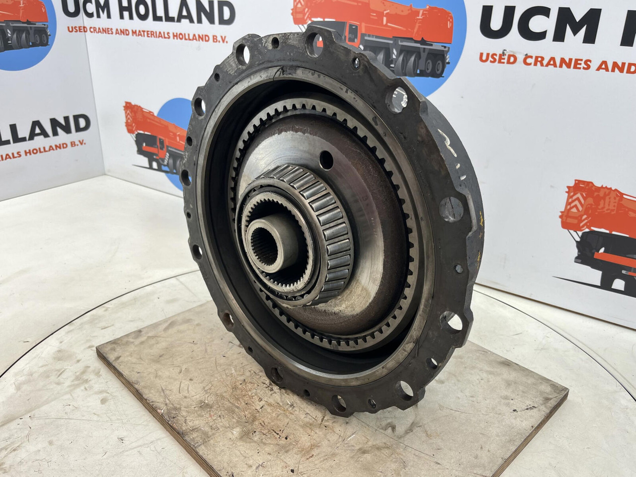 Grove GMK 3050 planetary gear 12-23-60-34-3pl-H135-46 - Бортовой редуктор для Мобильных кранов: фото 3 Grove GMK 3050 planetary gear 12-23-60-34-3pl-H135-46 - Бортовой редуктор для Мобильных кранов: фото 3