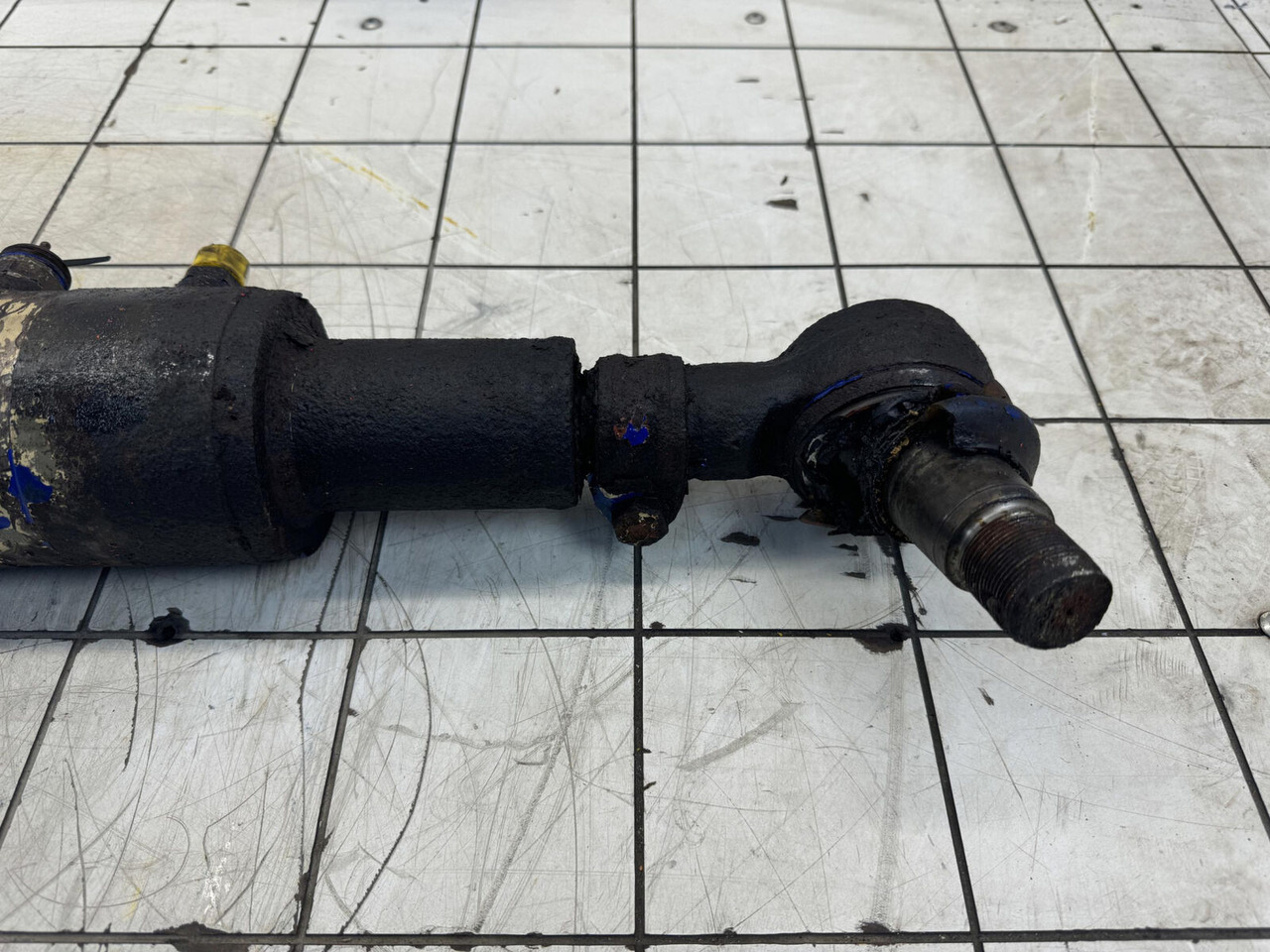 Grove GMK 3050 steering locking cylinder - Гидравлический цилиндр для Мобильных кранов: фото 3 Grove GMK 3050 steering locking cylinder - Гидравлический цилиндр для Мобильных кранов: фото 3
