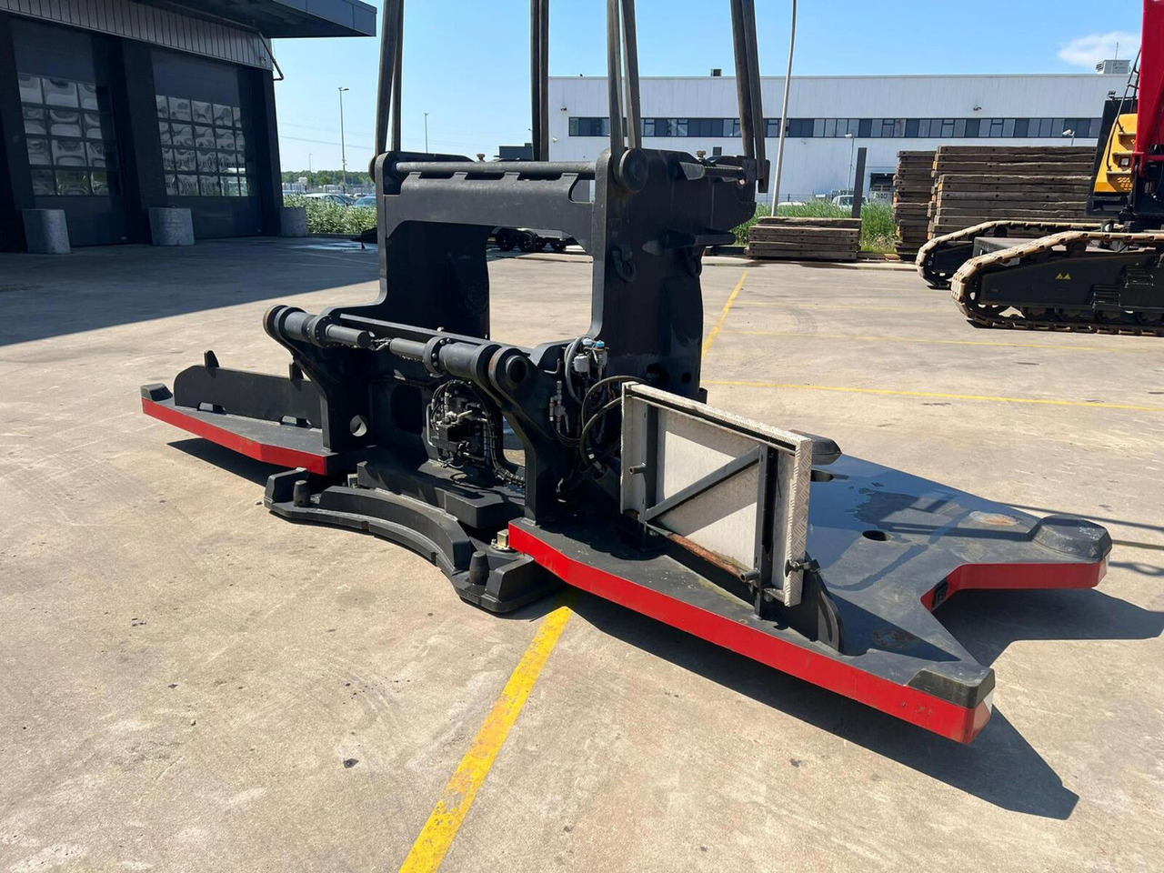 Grove GMK 6400 base counterweight 15 ton - Противовес для Мобильных кранов: фото 2 Grove GMK 6400 base counterweight 15 ton - Противовес для Мобильных кранов: фото 2