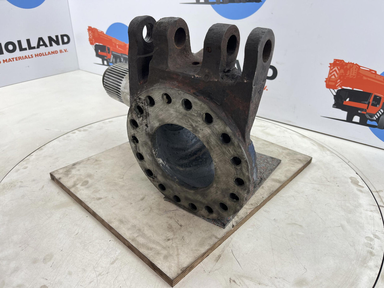 Grove GMK Steering knuckle 16 holes - Поворотный кулак для Мобильных кранов: фото 4 Grove GMK Steering knuckle 16 holes - Поворотный кулак для Мобильных кранов: фото 4