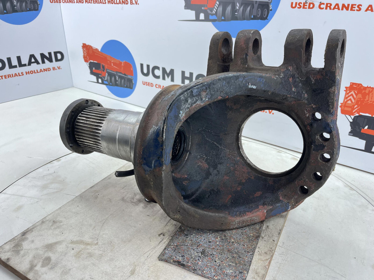 Grove GMK Steering knuckle 16 holes - Поворотный кулак для Мобильных кранов: фото 4 Grove GMK Steering knuckle 16 holes - Поворотный кулак для Мобильных кранов: фото 4