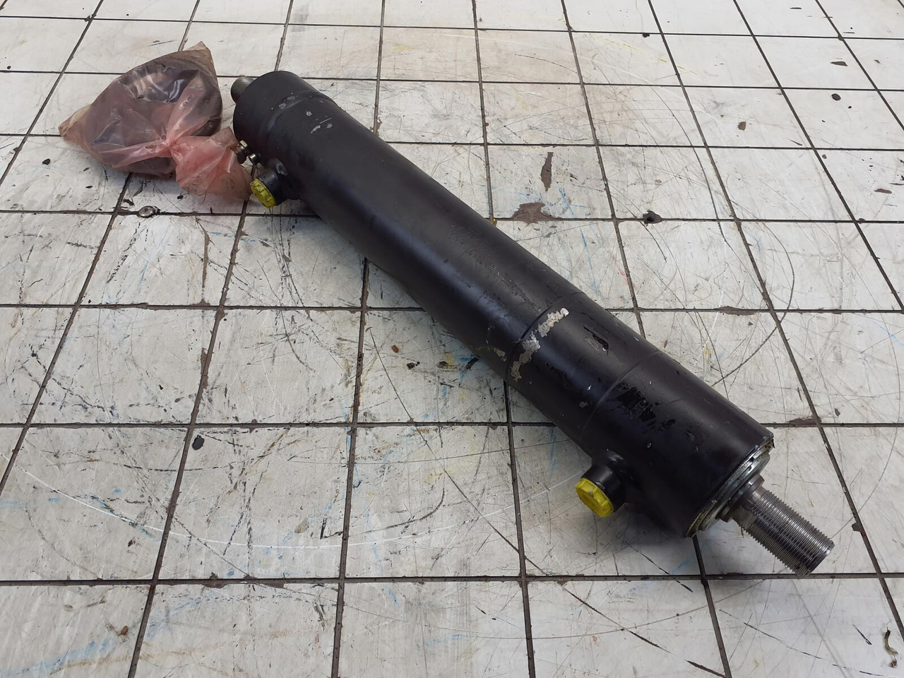 Grove GMK steering cylinder with length sensor - Гидравлический цилиндр для Мобильных кранов: фото 3 Grove GMK steering cylinder with length sensor - Гидравлический цилиндр для Мобильных кранов: фото 3