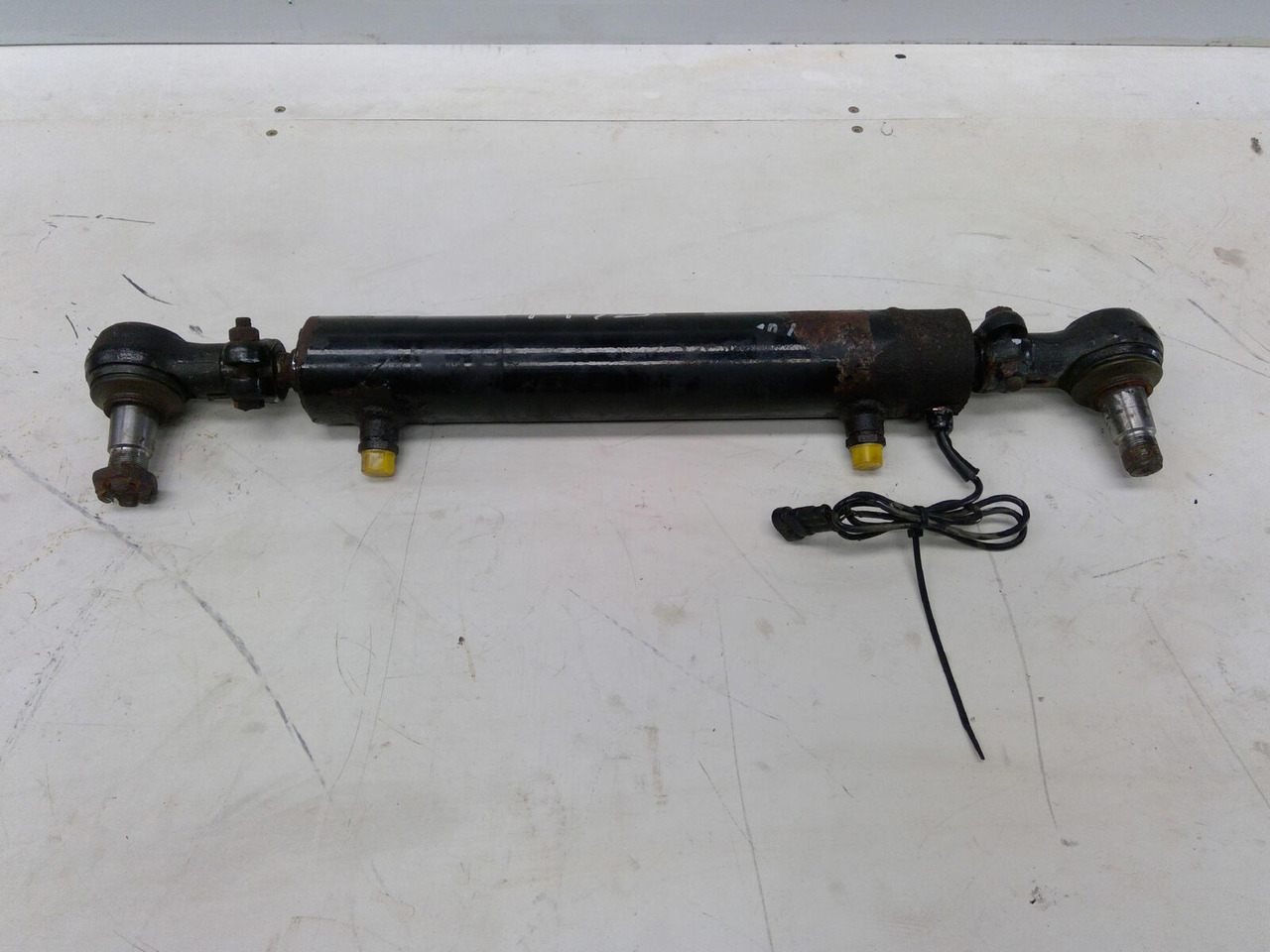 Grove Grove GMK 3055 steering cylinder axle 1 right - Гидравлический цилиндр для Мобильных кранов: фото 4 Grove Grove GMK 3055 steering cylinder axle 1 right - Гидравлический цилиндр для Мобильных кранов: фото 4