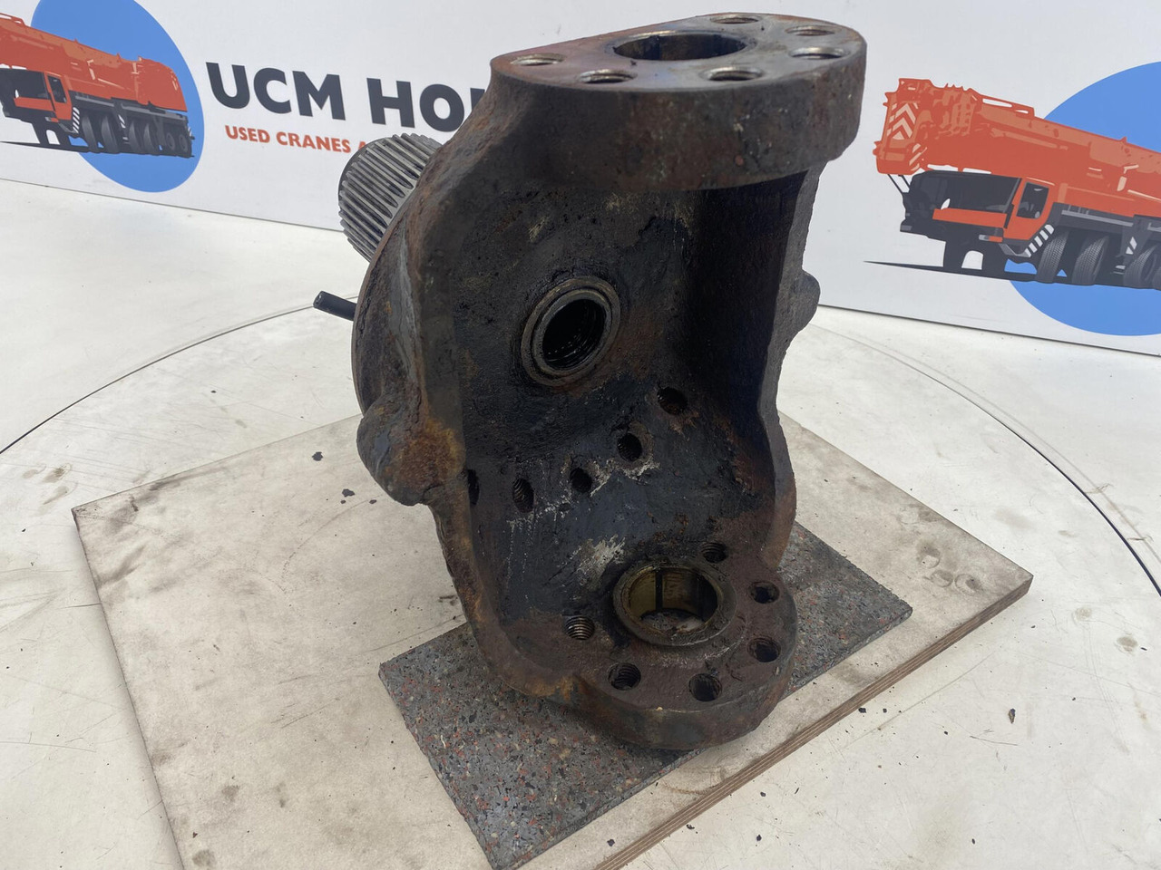 Liebherr LTM 1025 Steering knuckle 16 holes axle 1 - Поворотный кулак для Мобильных кранов: фото 4 Liebherr LTM 1025 Steering knuckle 16 holes axle 1 - Поворотный кулак для Мобильных кранов: фото 4