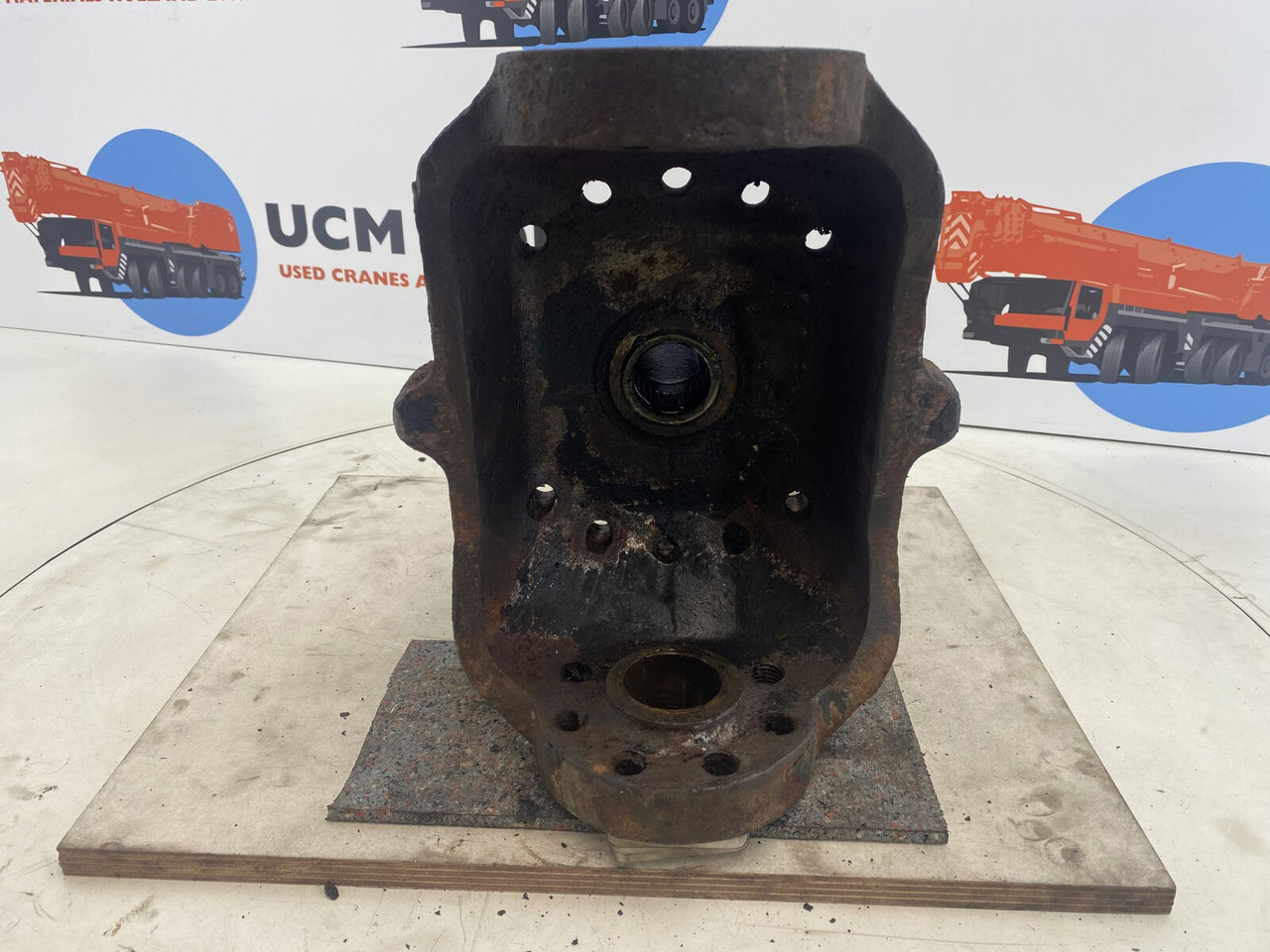 Liebherr LTM 1025 Steering knuckle 16 holes axle 1 - Поворотный кулак для Мобильных кранов: фото 5 Liebherr LTM 1025 Steering knuckle 16 holes axle 1 - Поворотный кулак для Мобильных кранов: фото 5