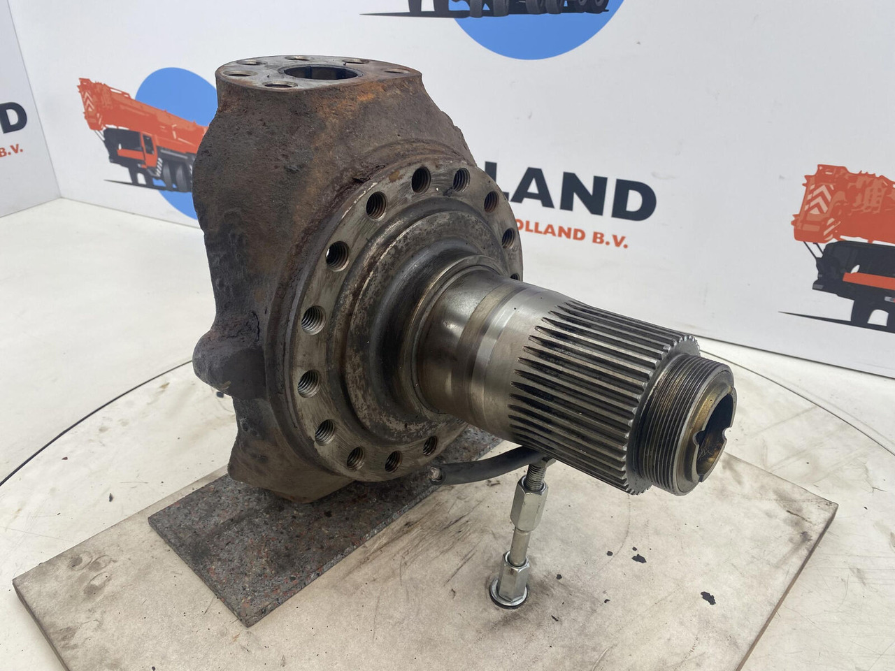 Liebherr LTM 1025 Steering knuckle 16 holes axle 1 - Поворотный кулак для Мобильных кранов: фото 3 Liebherr LTM 1025 Steering knuckle 16 holes axle 1 - Поворотный кулак для Мобильных кранов: фото 3