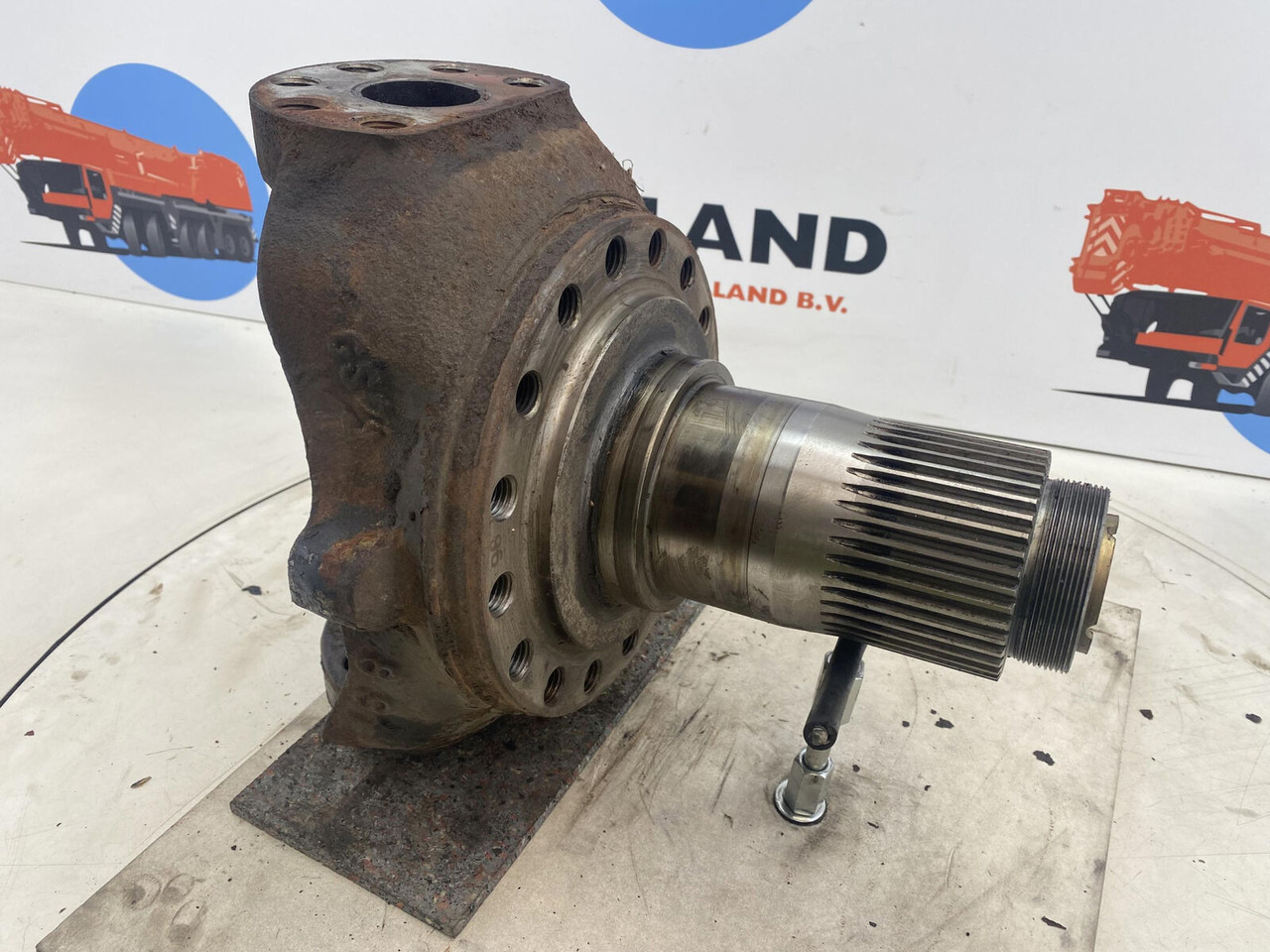 Liebherr LTM 1025 Steering knuckle 16 holes axle 1 - Поворотный кулак для Мобильных кранов: фото 3 Liebherr LTM 1025 Steering knuckle 16 holes axle 1 - Поворотный кулак для Мобильных кранов: фото 3