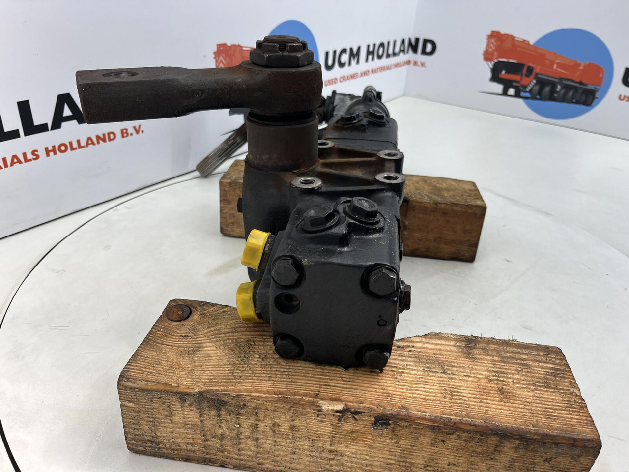 Liebherr LTM 1035-2 Steering box - Рулевой механизм для Мобильных кранов: фото 4 Liebherr LTM 1035-2 Steering box - Рулевой механизм для Мобильных кранов: фото 4