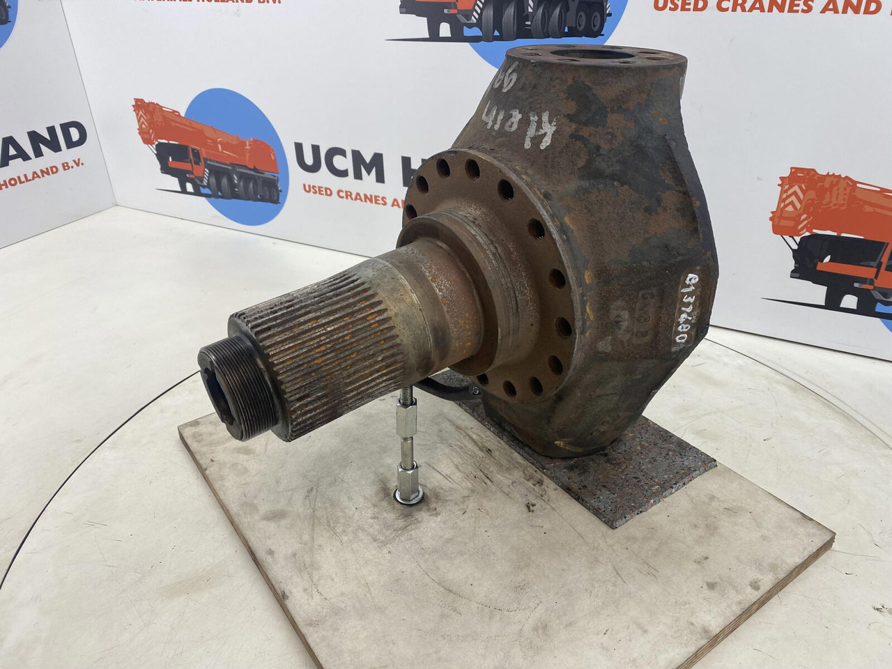 Liebherr LTM 1035/2 Steering knuckle 16 holes - Поворотный кулак для Мобильных кранов: фото 1 Liebherr LTM 1035/2 Steering knuckle 16 holes - Поворотный кулак для Мобильных кранов: фото 1