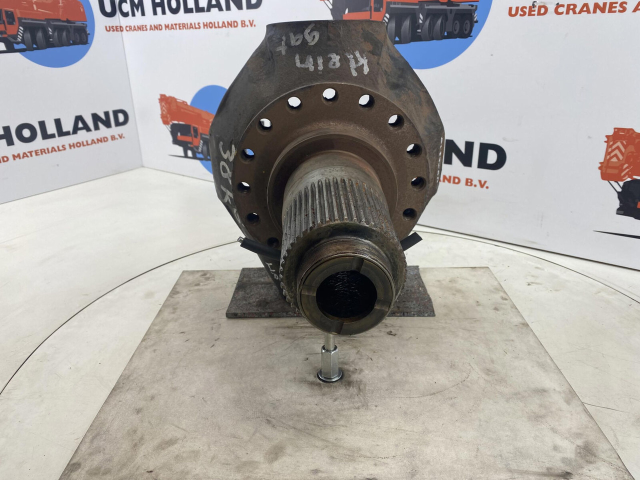 Liebherr LTM 1035/2 Steering knuckle 16 holes - Поворотный кулак для Мобильных кранов: фото 2 Liebherr LTM 1035/2 Steering knuckle 16 holes - Поворотный кулак для Мобильных кранов: фото 2