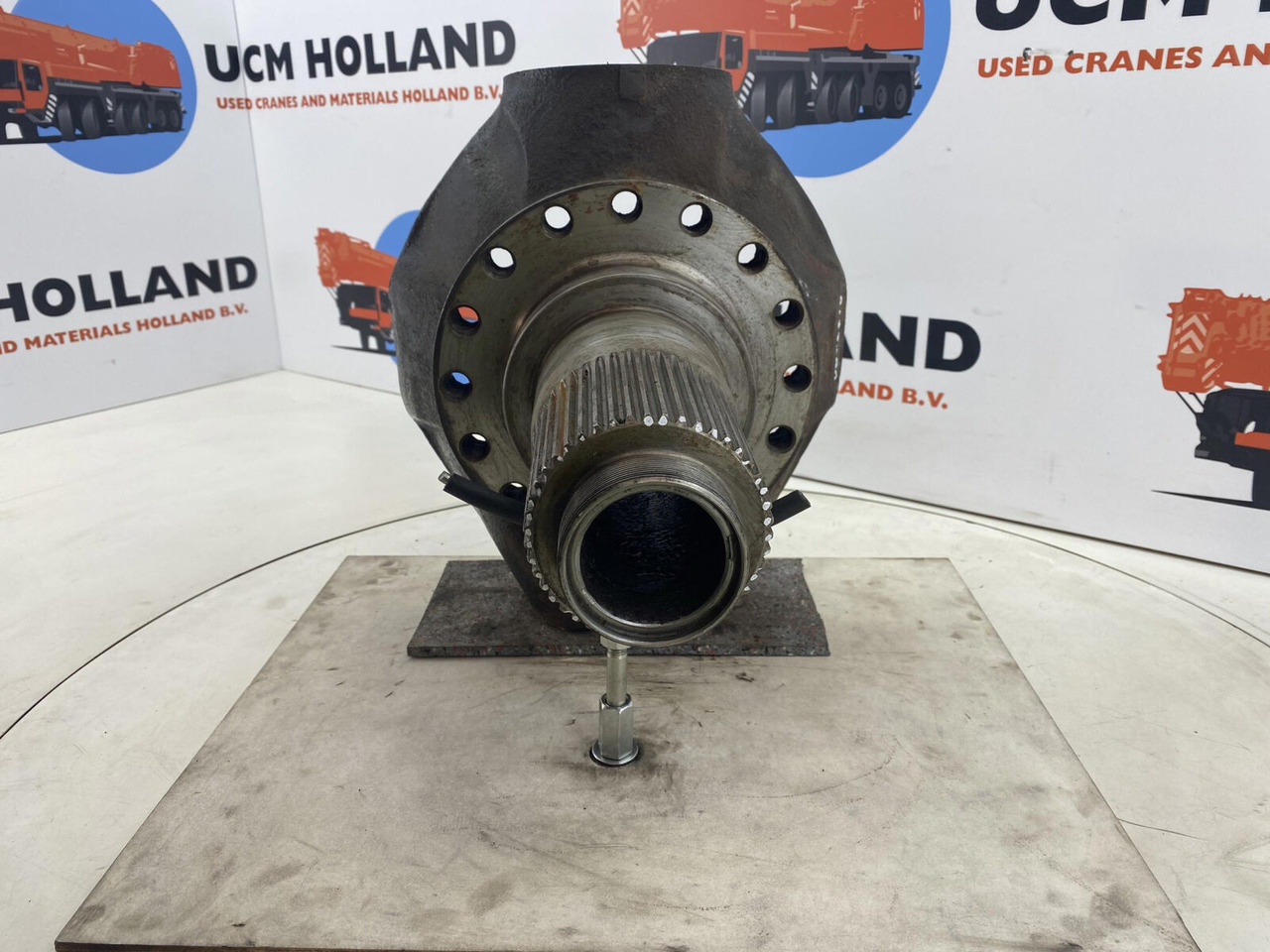 Liebherr LTM 1035 Steering knuckle 16 holes axle 1 - Поворотный кулак для Мобильных кранов: фото 2 Liebherr LTM 1035 Steering knuckle 16 holes axle 1 - Поворотный кулак для Мобильных кранов: фото 2