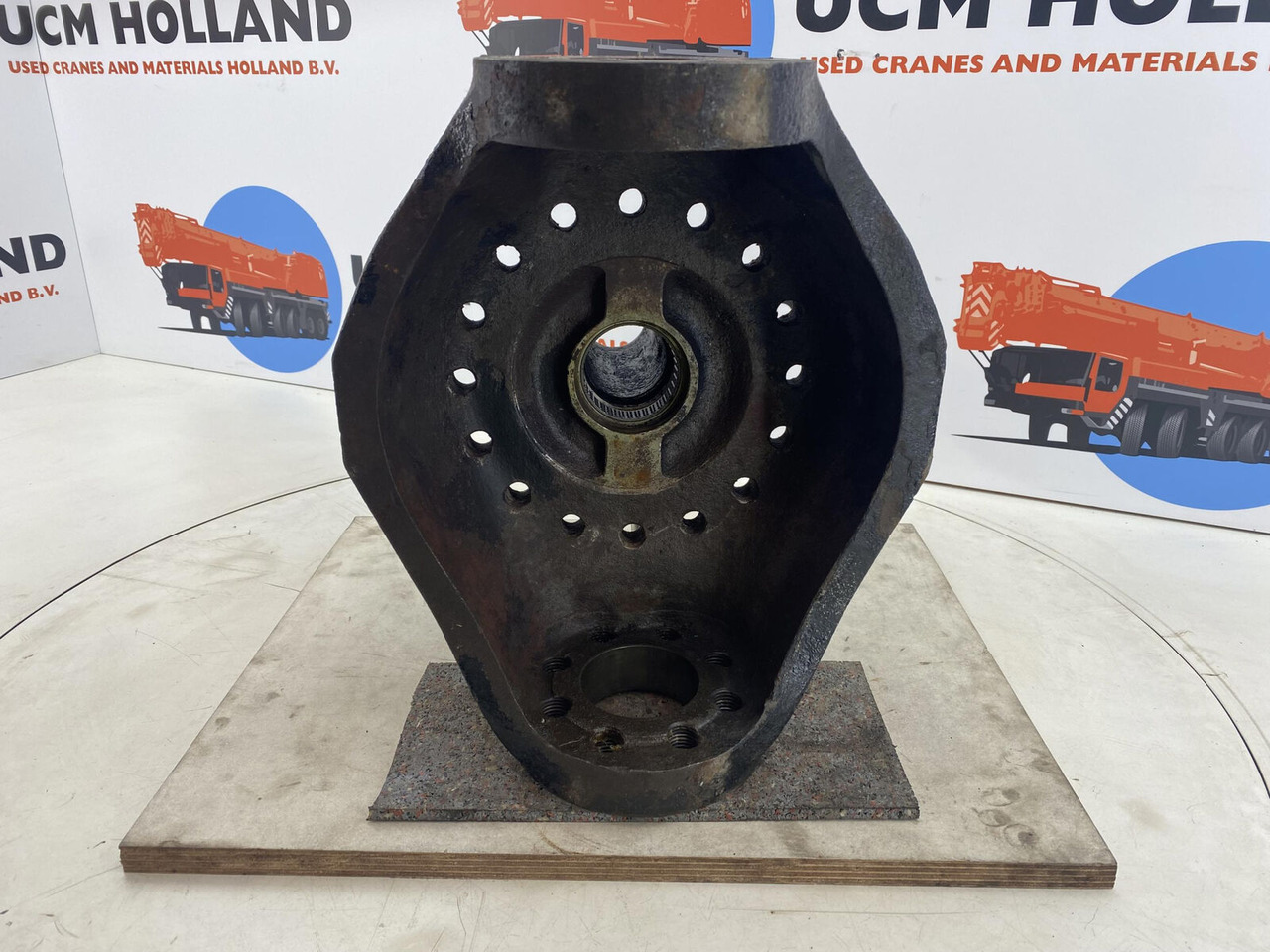Liebherr LTM 1035 Steering knuckle 16 holes axle 1 - Поворотный кулак для Мобильных кранов: фото 5 Liebherr LTM 1035 Steering knuckle 16 holes axle 1 - Поворотный кулак для Мобильных кранов: фото 5