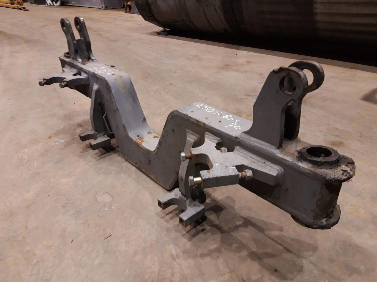 Liebherr LTM 1050-1 Axle housing axle 2 - Ось и запчасти для Мобильных кранов: фото 1 Liebherr LTM 1050-1 Axle housing axle 2 - Ось и запчасти для Мобильных кранов: фото 1
