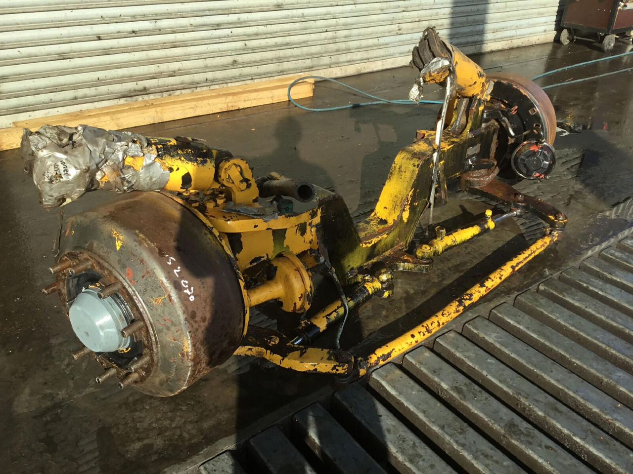 Liebherr LTM 1050-1 axle 2 - Ось и запчасти для Мобильных кранов: фото 1 Liebherr LTM 1050-1 axle 2 - Ось и запчасти для Мобильных кранов: фото 1