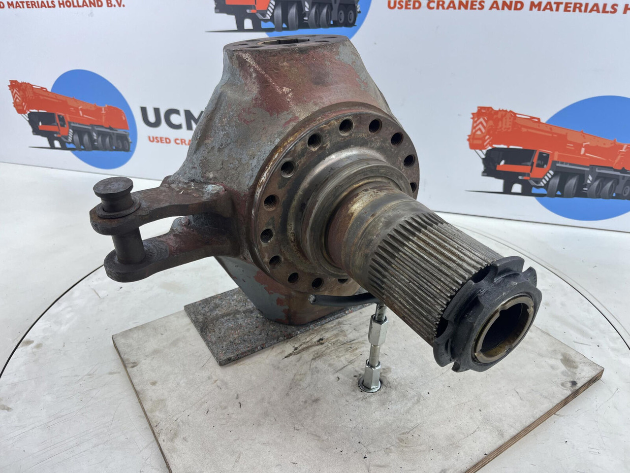 Liebherr LTM 1050-1 steering knuckle 16 holes axle 3 right - Поворотный кулак для Мобильных кранов: фото 3 Liebherr LTM 1050-1 steering knuckle 16 holes axle 3 right - Поворотный кулак для Мобильных кранов: фото 3