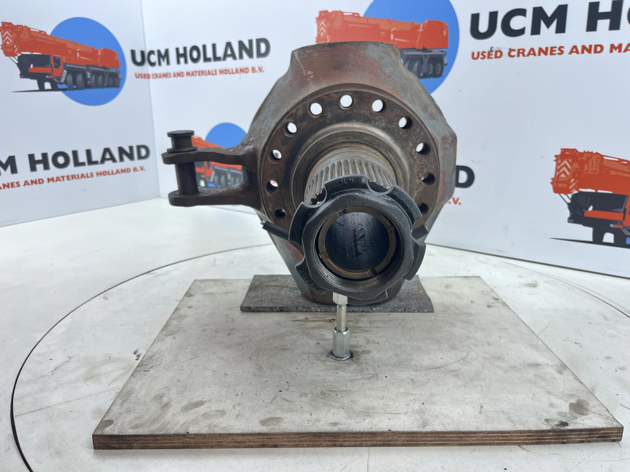 Liebherr LTM 1050-1 steering knuckle 16 holes axle 3 right - Поворотный кулак для Мобильных кранов: фото 2 Liebherr LTM 1050-1 steering knuckle 16 holes axle 3 right - Поворотный кулак для Мобильных кранов: фото 2