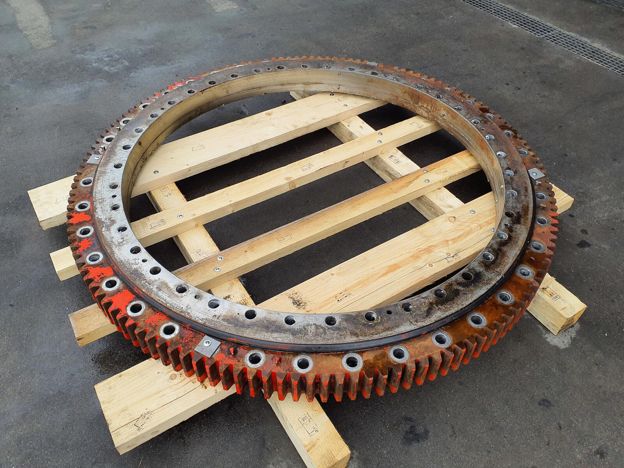Liebherr LTM 1060 slewing ring - Поворотное кольцо для Мобильных кранов: фото 1 Liebherr LTM 1060 slewing ring - Поворотное кольцо для Мобильных кранов: фото 1
