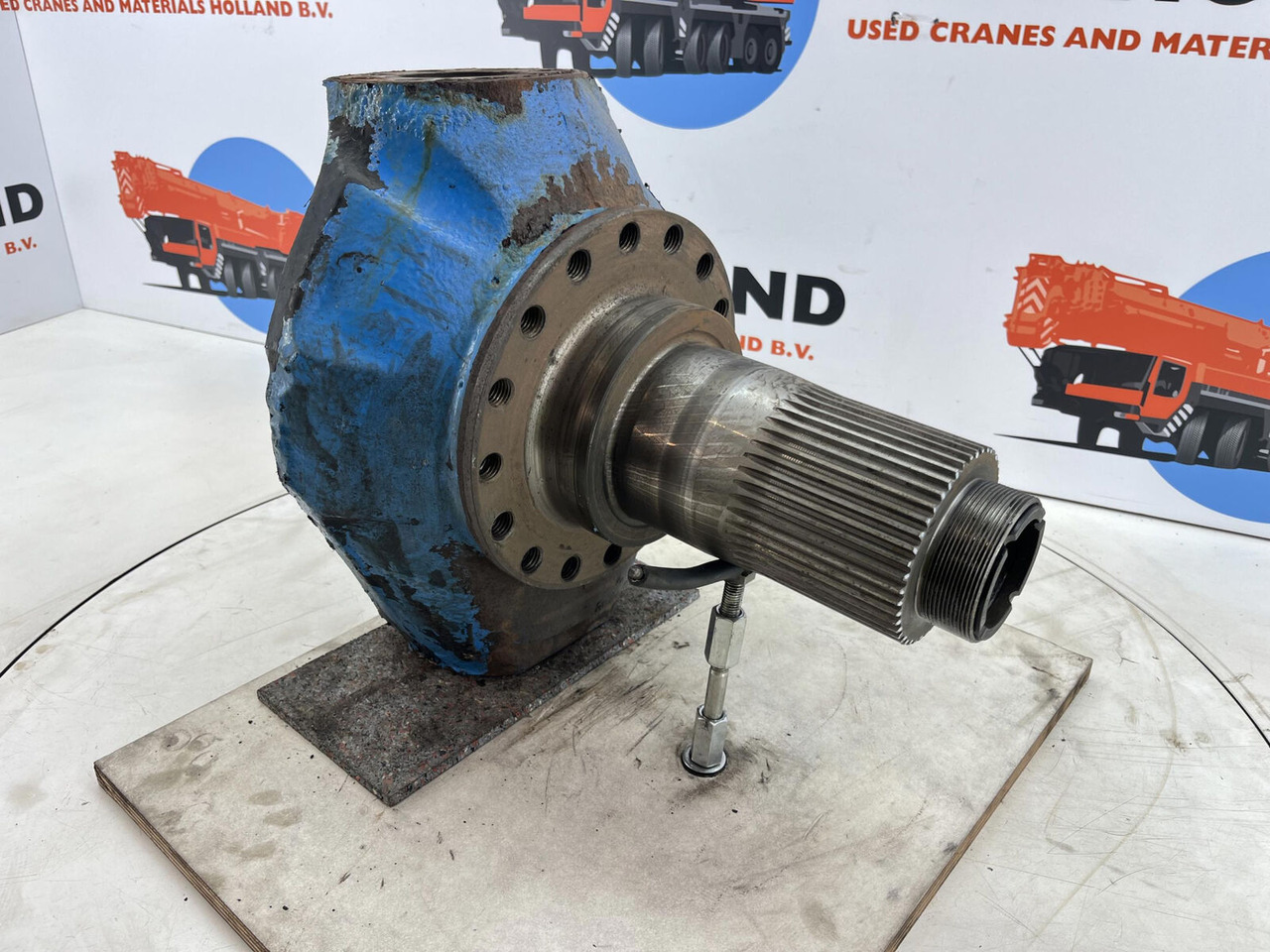 Liebherr LTM 1070 Steering knuckle 16 holes axle 4 - Поворотный кулак для Мобильных кранов: фото 3 Liebherr LTM 1070 Steering knuckle 16 holes axle 4 - Поворотный кулак для Мобильных кранов: фото 3