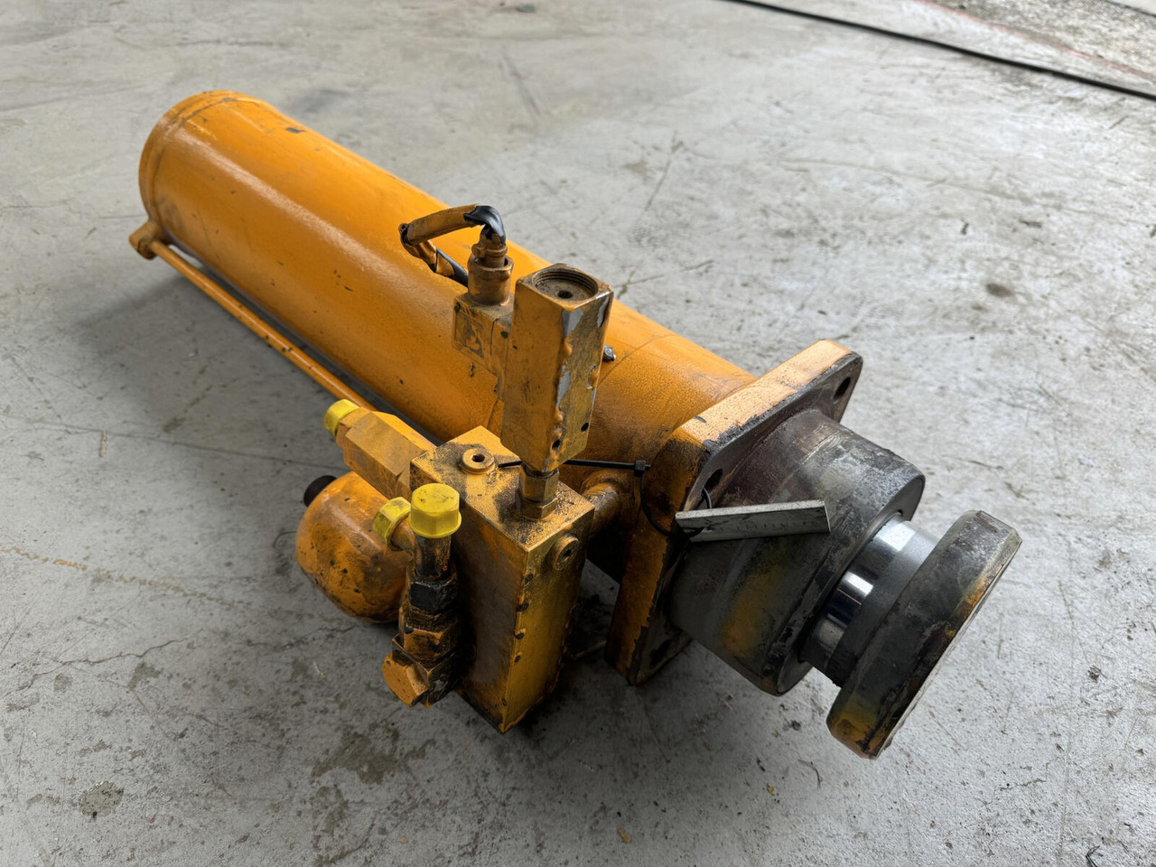 Liebherr LTM 1080-1 ballast extension ram - Гидравлический цилиндр для Мобильных кранов: фото 3 Liebherr LTM 1080-1 ballast extension ram - Гидравлический цилиндр для Мобильных кранов: фото 3