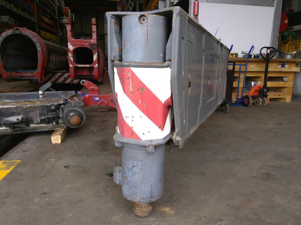 Liebherr LTM 1250-6.1 outrigger beam complete rear - Подвеска для Кранов: фото 5 Liebherr LTM 1250-6.1 outrigger beam complete rear - Подвеска для Кранов: фото 5