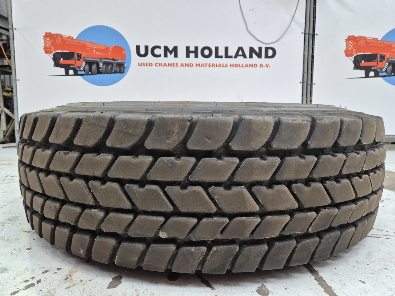 Liebherr Wheel 445/95R25 10 12 1p - Колесо для Кранов: фото 3 Liebherr Wheel 445/95R25 10 12 1p - Колесо для Кранов: фото 3