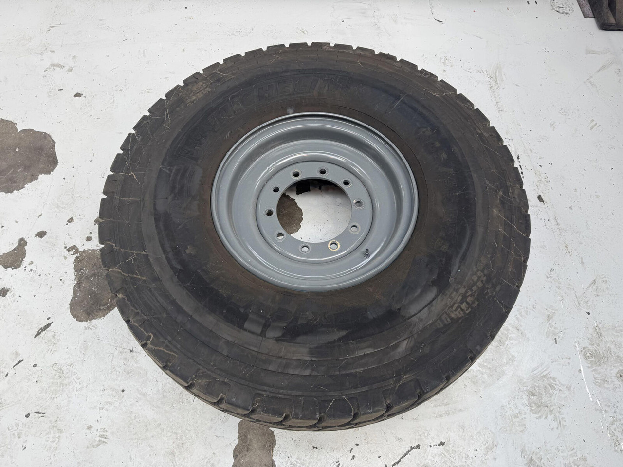 Liebherr Wheel 445/95R25 10 12 1p - Колесо для Кранов: фото 1 Liebherr Wheel 445/95R25 10 12 1p - Колесо для Кранов: фото 1