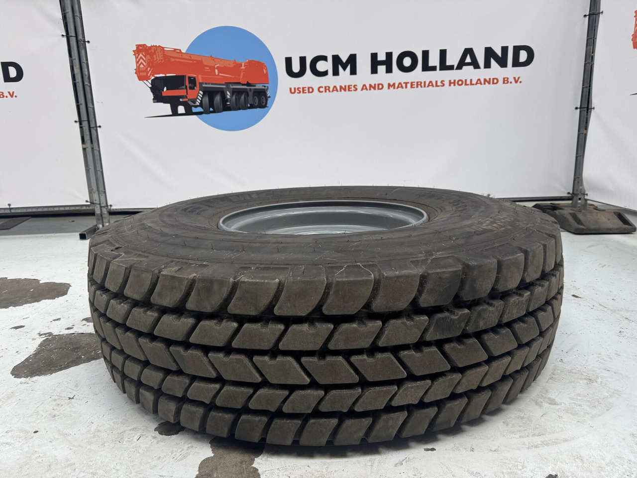 Liebherr Wheel 445/95R25 10 12 1p - Колесо для Кранов: фото 2 Liebherr Wheel 445/95R25 10 12 1p - Колесо для Кранов: фото 2