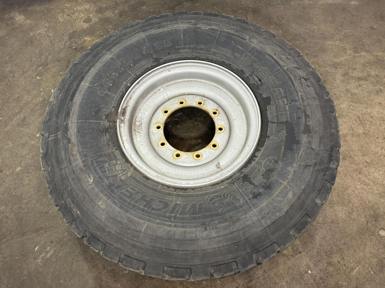 Michelin Wheel 445/95R25 10 12.3 1p - Колесо для Кранов: фото 1 Michelin Wheel 445/95R25 10 12.3 1p - Колесо для Кранов: фото 1