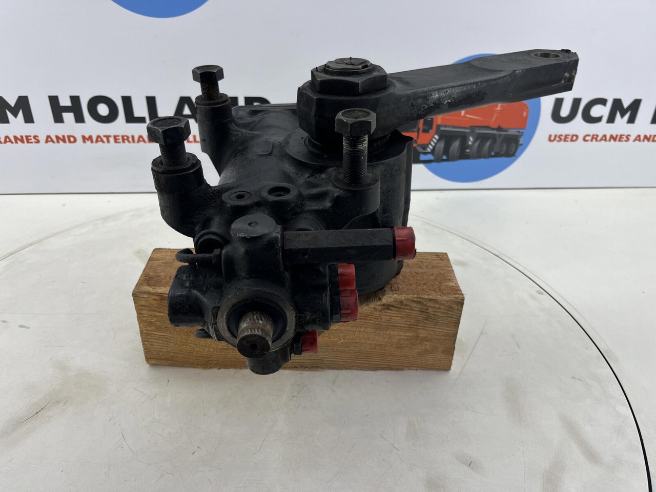 PPM 600 ATT steering box - Рулевой механизм для Мобильных кранов: фото 2 PPM 600 ATT steering box - Рулевой механизм для Мобильных кранов: фото 2