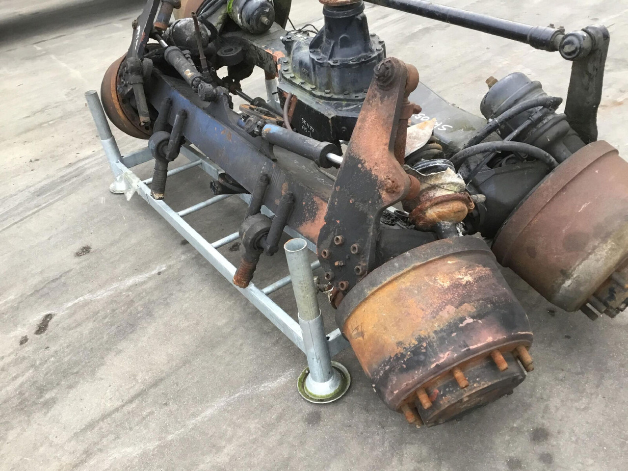 Spierings SK 377 axle 2 - Ось и запчасти для Мобильных кранов: фото 2 Spierings SK 377 axle 2 - Ось и запчасти для Мобильных кранов: фото 2