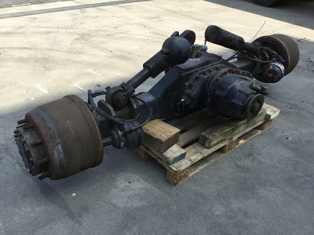 Spierings SK 477 axle 3 - Ось и запчасти для Мобильных кранов: фото 3 Spierings SK 477 axle 3 - Ось и запчасти для Мобильных кранов: фото 3