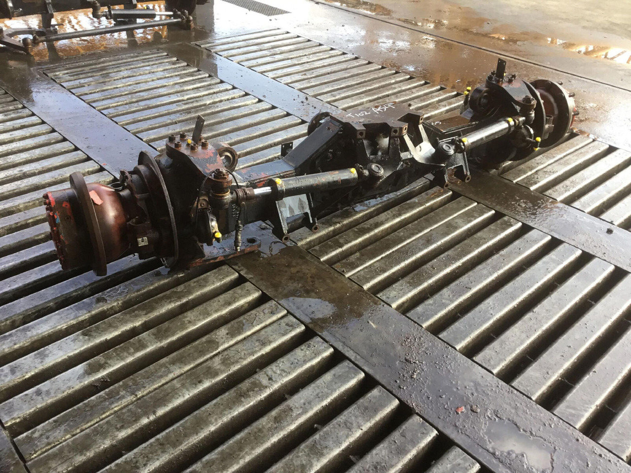 Spierings SK 477 axle 4 - Ось и запчасти для Мобильных кранов: фото 1 Spierings SK 477 axle 4 - Ось и запчасти для Мобильных кранов: фото 1