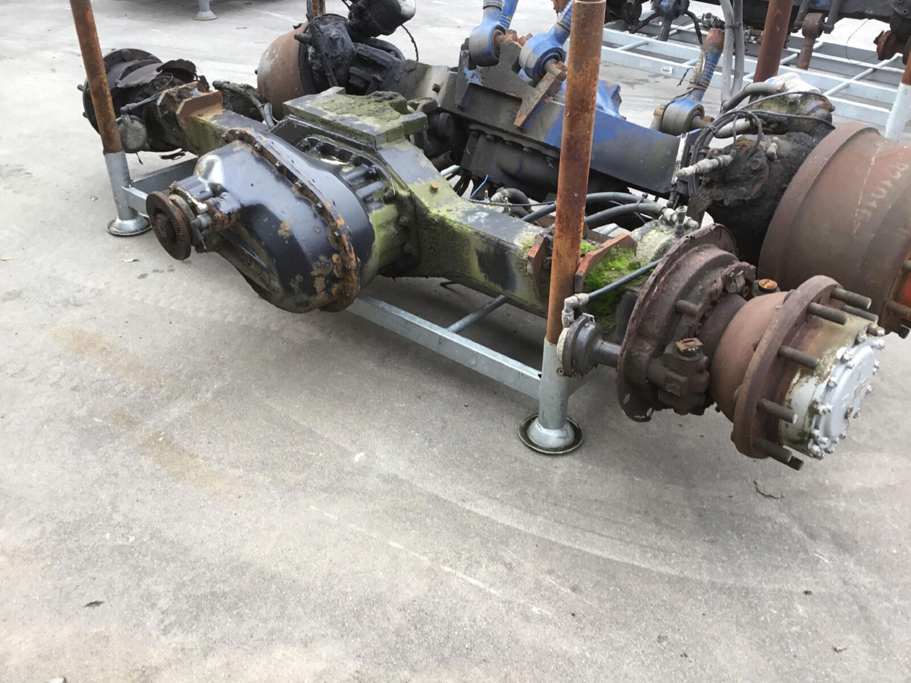 Spierings SK 598 axle 3 - Ось и запчасти для Мобильных кранов: фото 1 Spierings SK 598 axle 3 - Ось и запчасти для Мобильных кранов: фото 1