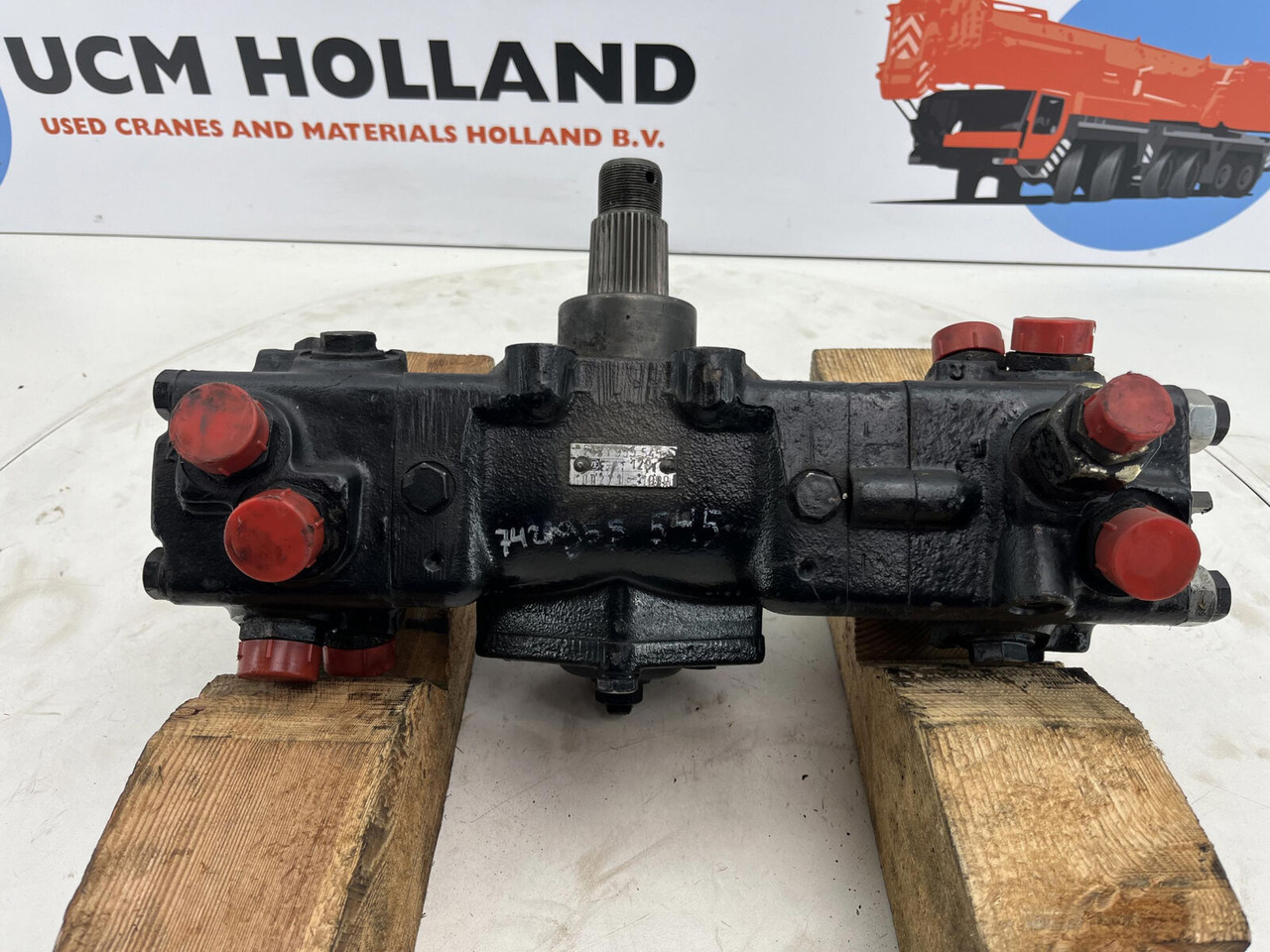 Steering box - Рулевой механизм для Мобильных кранов: фото 3 Steering box - Рулевой механизм для Мобильных кранов: фото 3