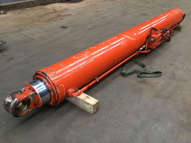 Terex AC 100 boom cylinder - Гидравлический цилиндр для Кранов: фото 1 Terex AC 100 boom cylinder - Гидравлический цилиндр для Кранов: фото 1