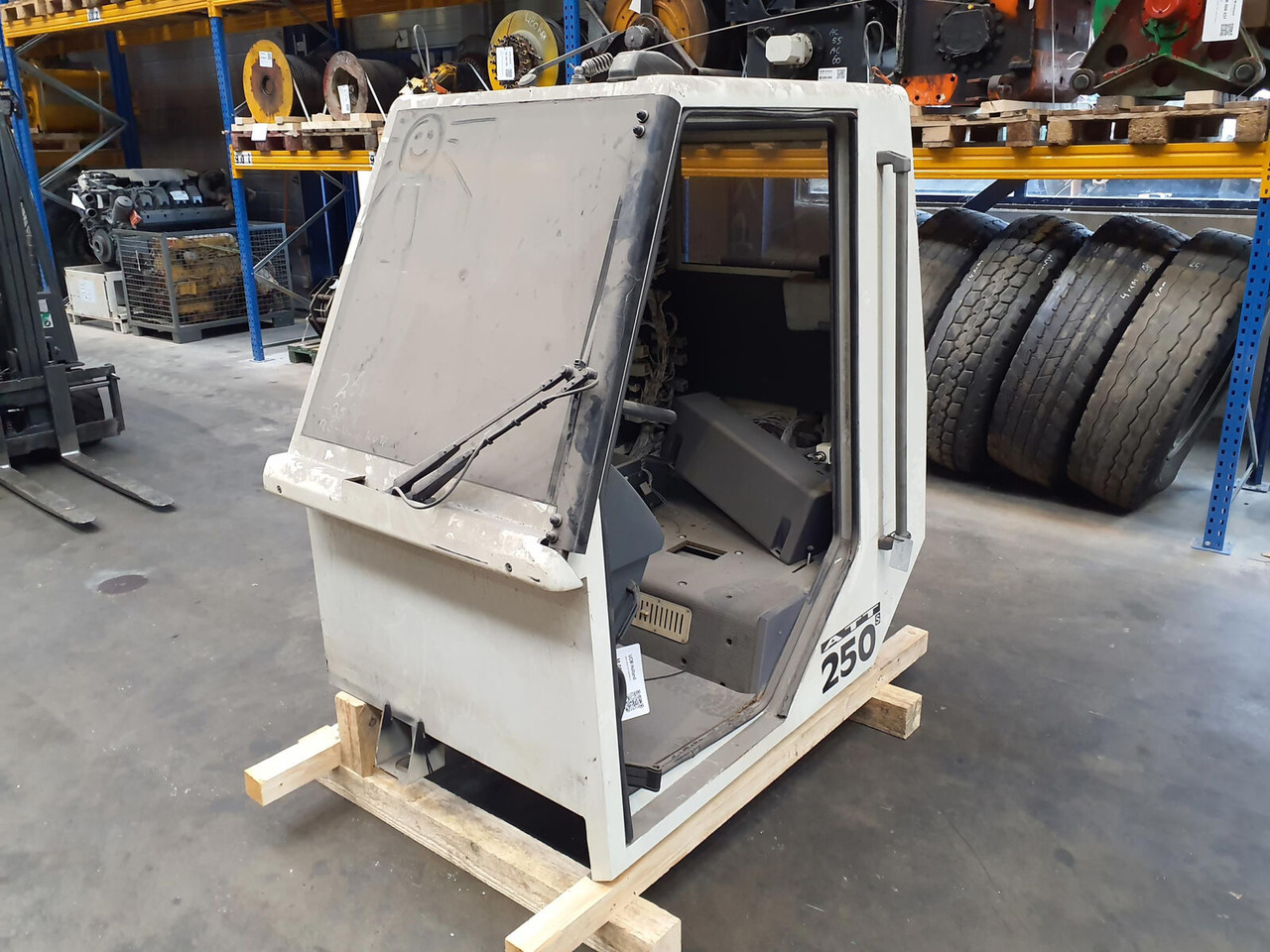 Terex PPM ATT 250 lower cabin - Кабина для Мобильных кранов: фото 2 Terex PPM ATT 250 lower cabin - Кабина для Мобильных кранов: фото 2