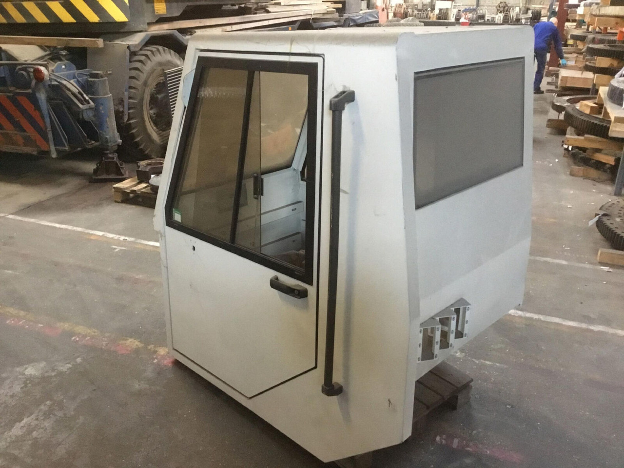 Terex PPM lower cabin - Кабина для Мобильных кранов: фото 3 Terex PPM lower cabin - Кабина для Мобильных кранов: фото 3