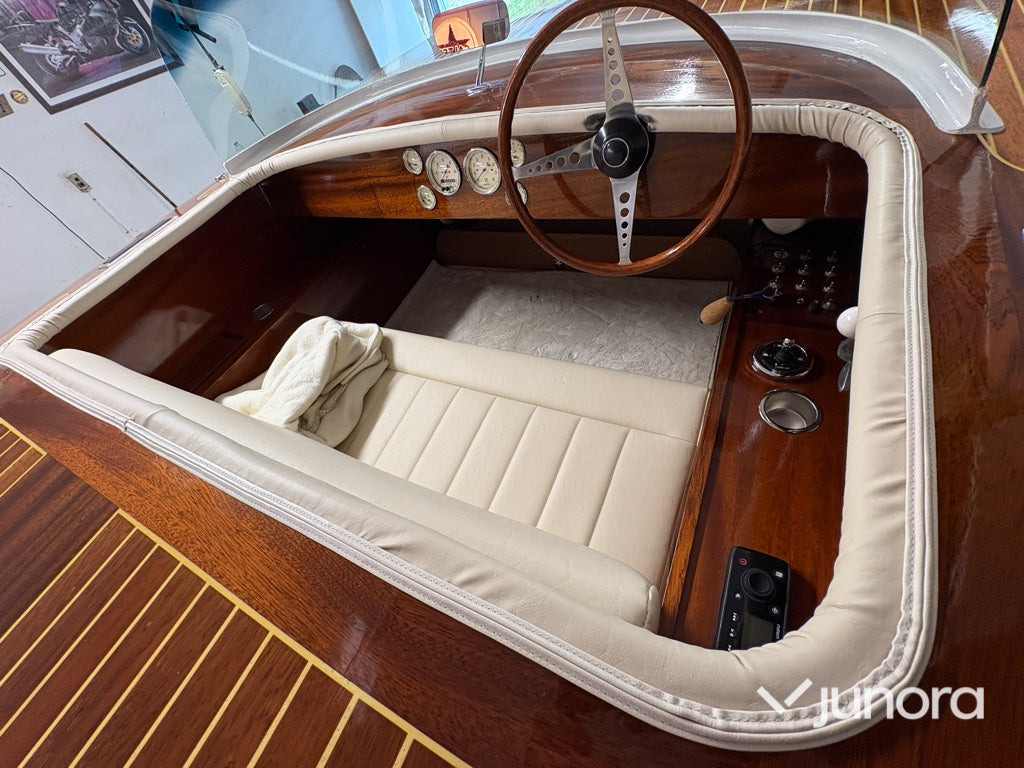 Motorbåt - Mahogny Runabout, V8 - Другая техника: фото 3 Motorbåt - Mahogny Runabout, V8 - Другая техника: фото 3