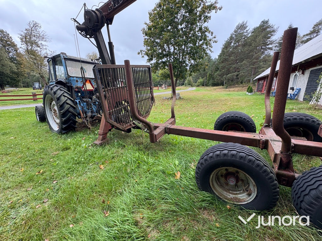 Ford 5000 med skogsvagn och kran - Трактор: фото 5 Ford 5000 med skogsvagn och kran - Трактор: фото 5