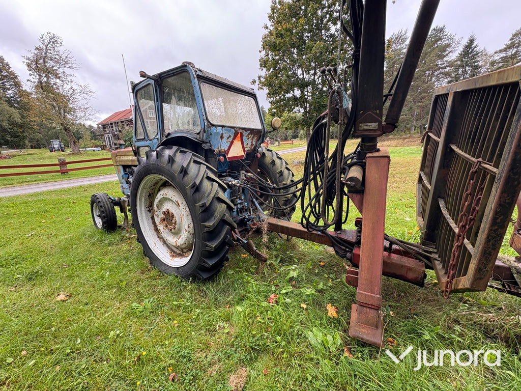 Ford 5000 med skogsvagn och kran - Трактор: фото 4 Ford 5000 med skogsvagn och kran - Трактор: фото 4