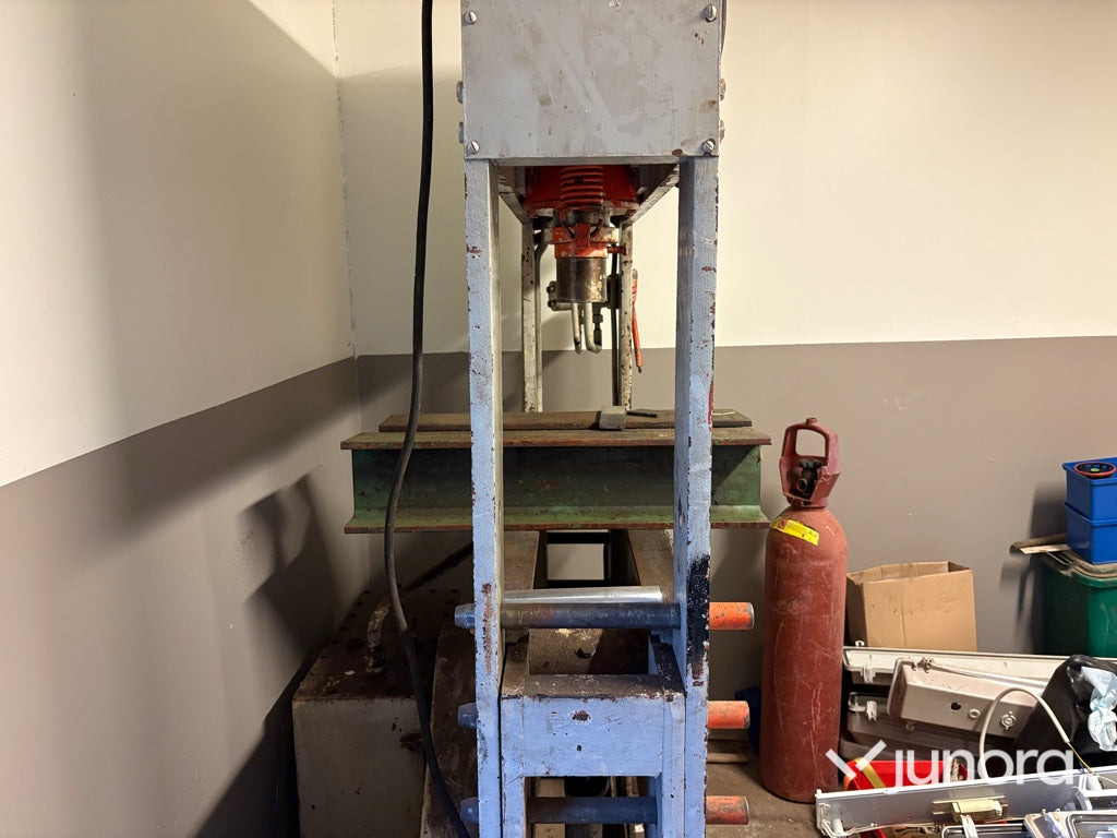 Hydraulpress - Hiab H100E, 100 ton - Металлообрабатывающий станок: фото 5 Hydraulpress - Hiab H100E, 100 ton - Металлообрабатывающий станок: фото 5